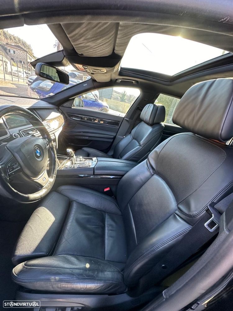 BMW 750 d xDrive Pack M - 17