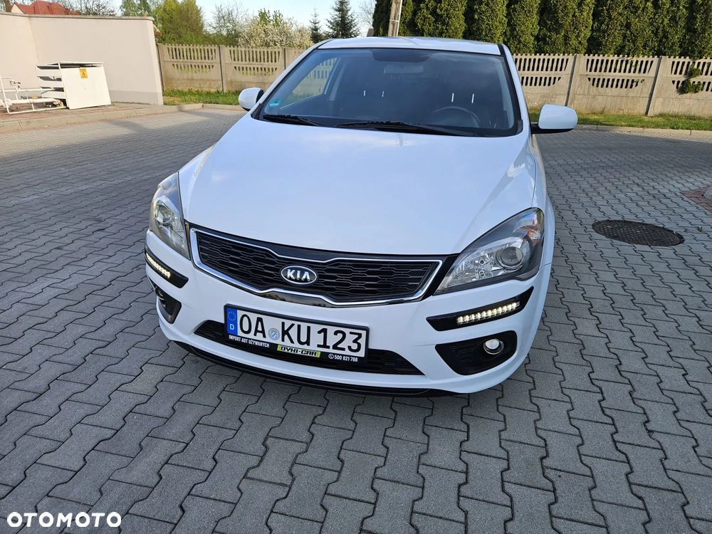 Kia ProCeed 1.4 CVVT Dream-Team Edition - 4