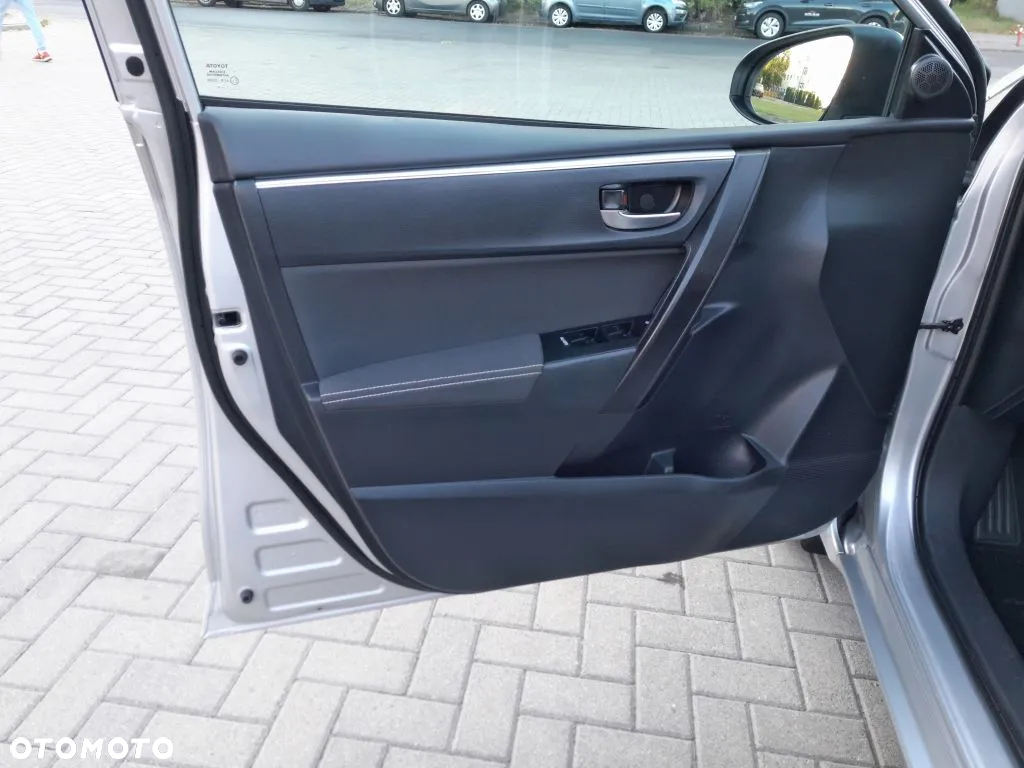 Toyota Corolla 1.6 Comfort - 18