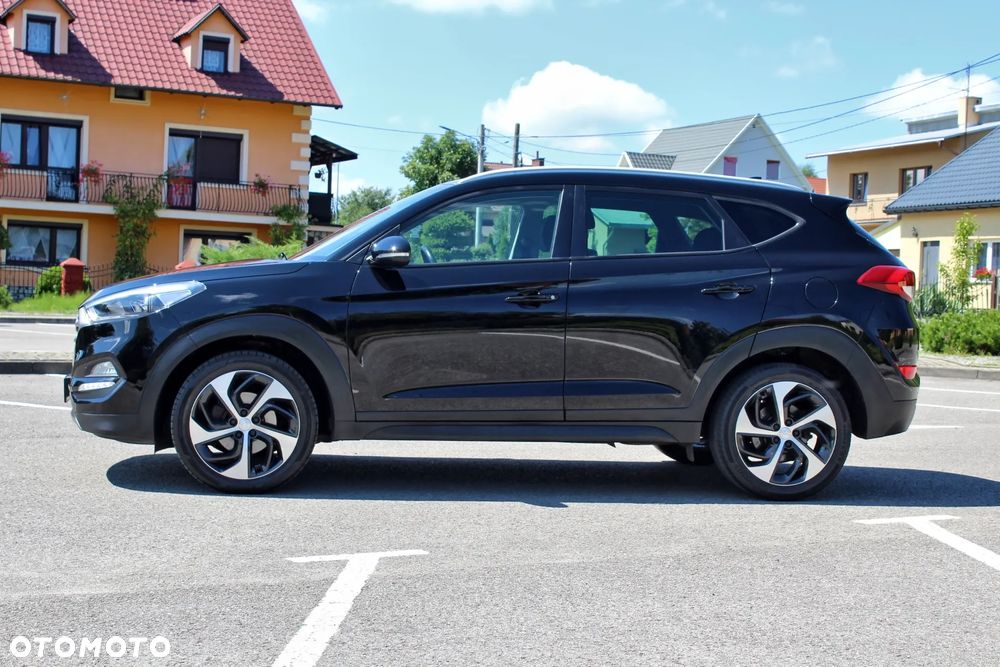 Hyundai Tucson 1.7 CRDI BlueDrive Style 2WD - 12