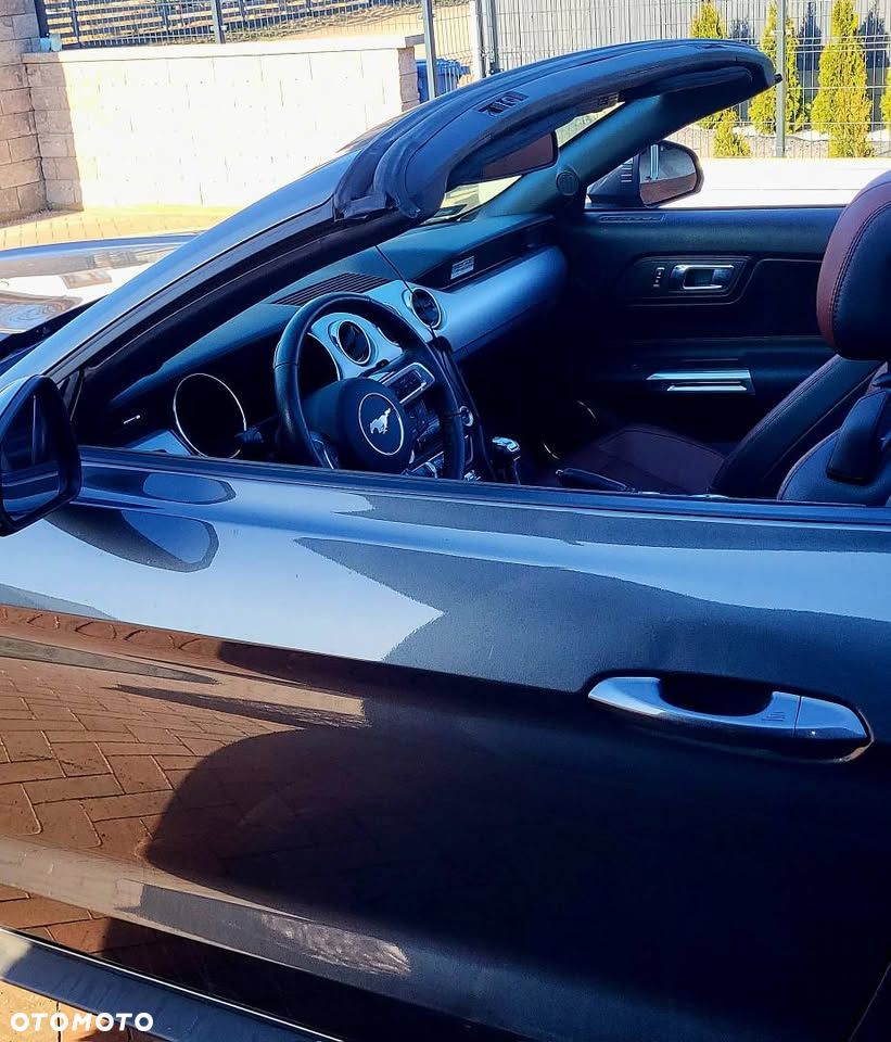 Ford Mustang - 7