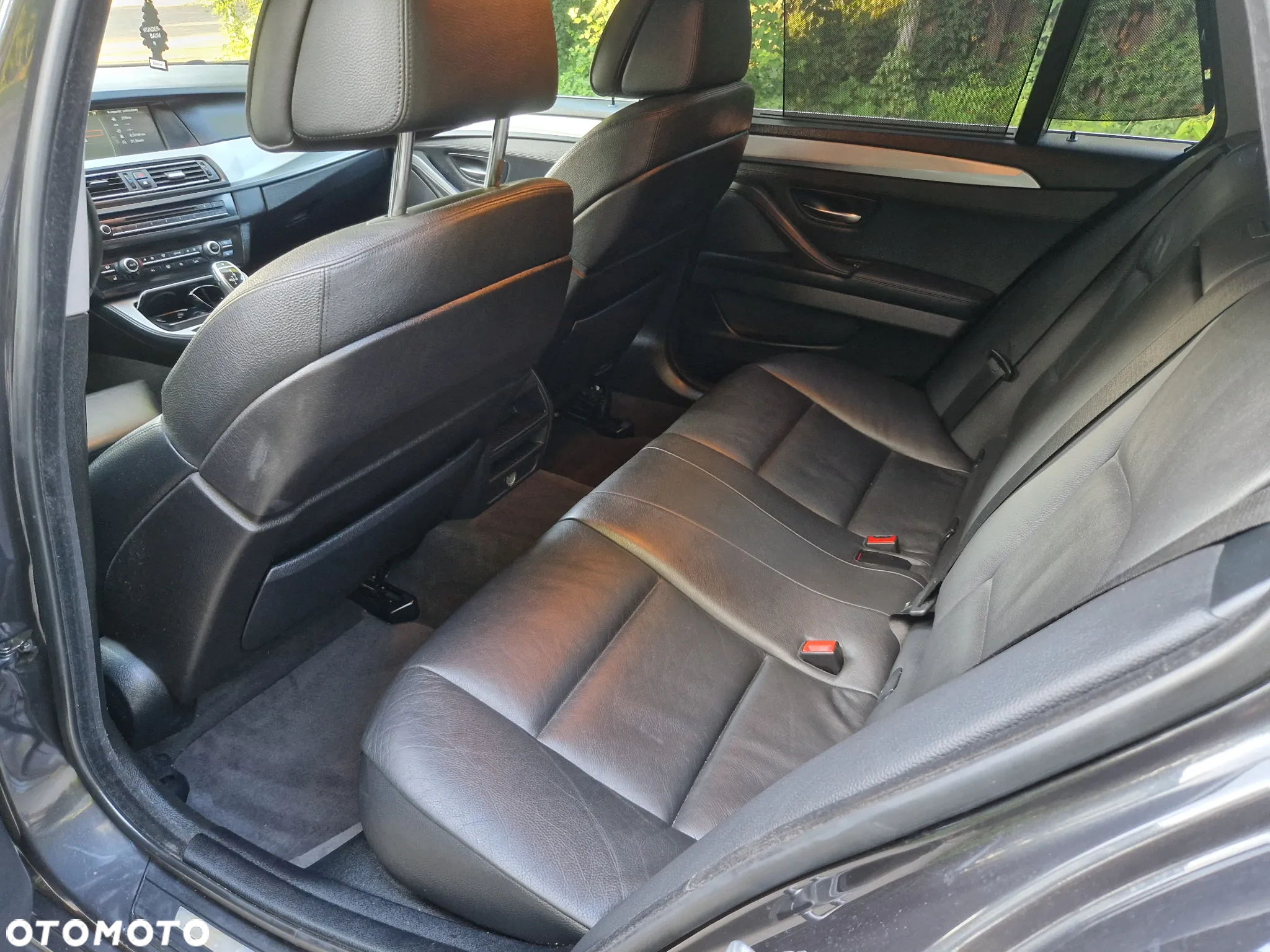 BMW Seria 5 525d xDrive - 29