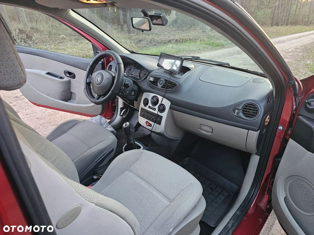 Renault Clio - 8