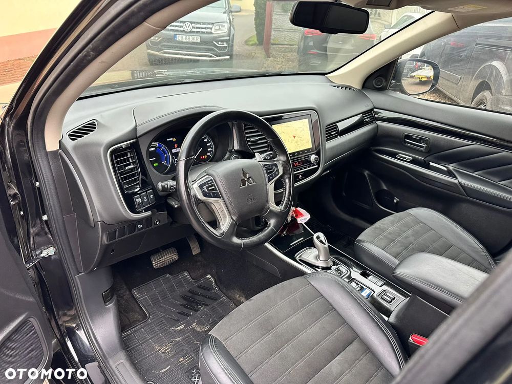 Mitsubishi Outlander 2.4 4WD Diamant - 6