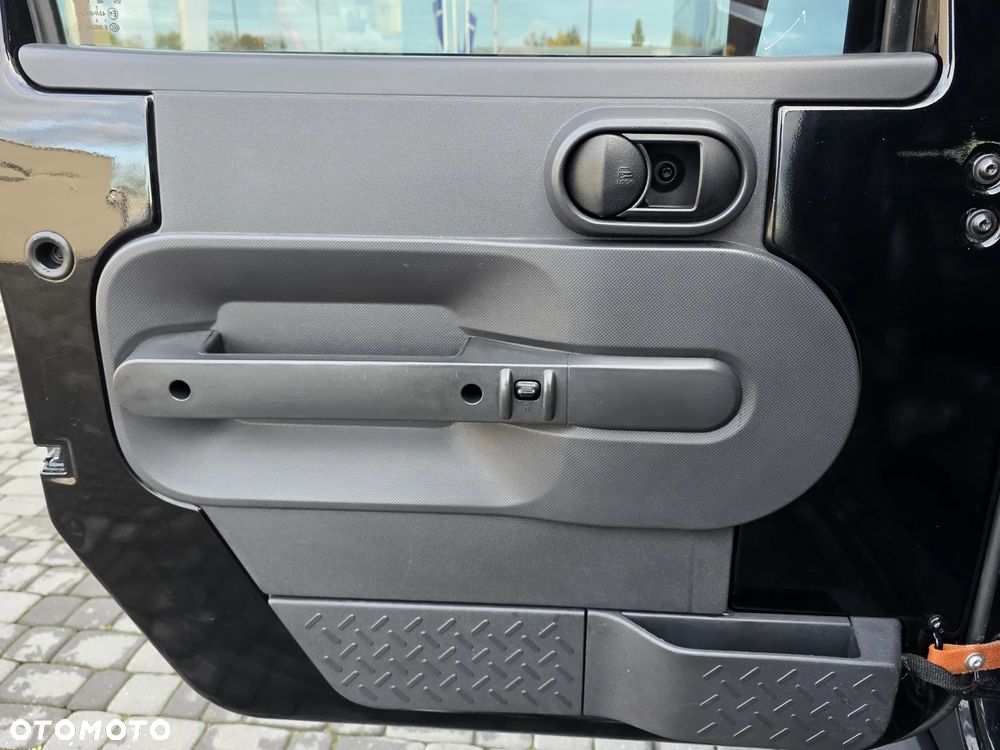 Jeep Wrangler - 14