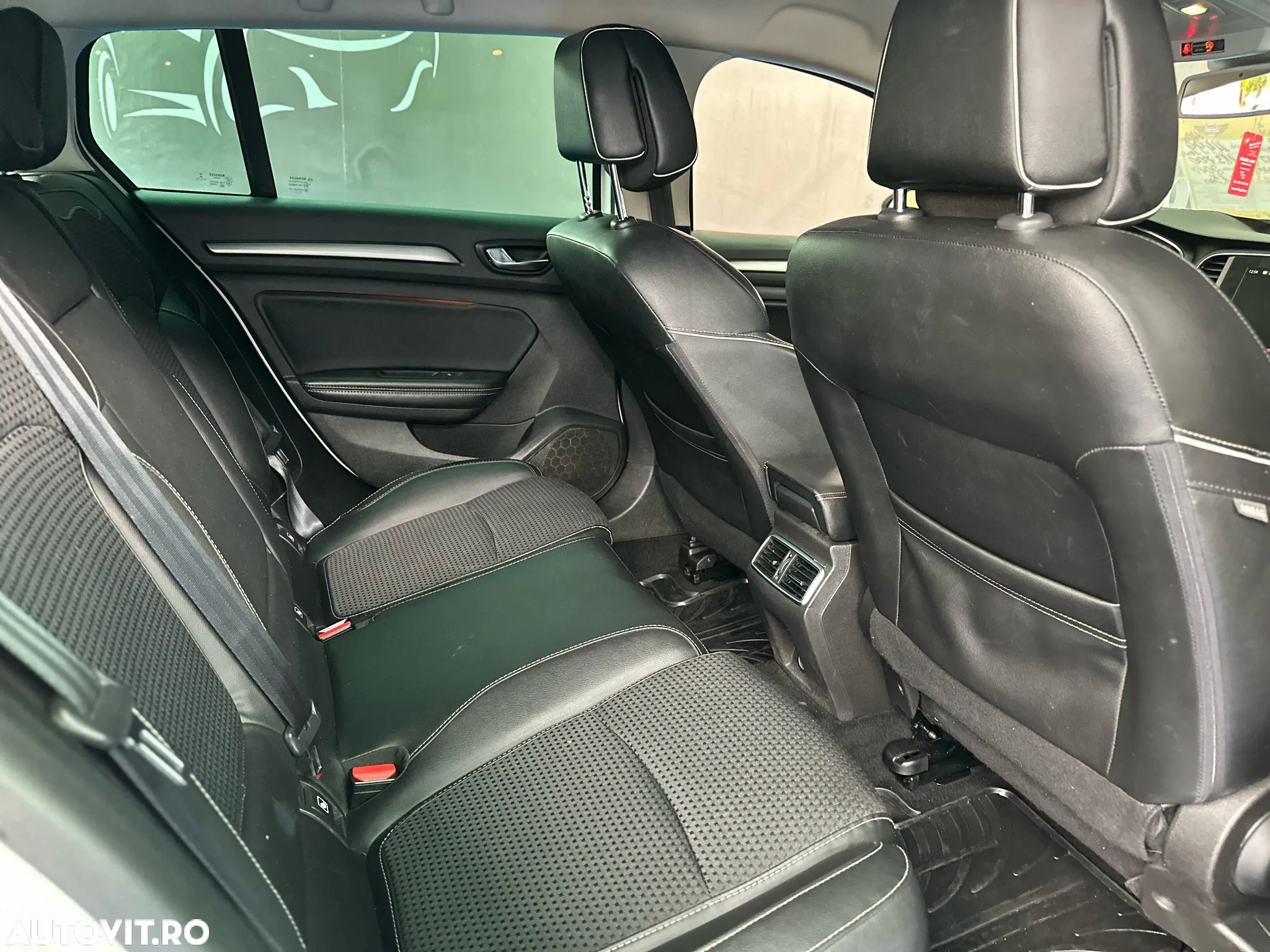 Renault Megane ENERGY dCi 110 EDC BOSE EDITION - 8