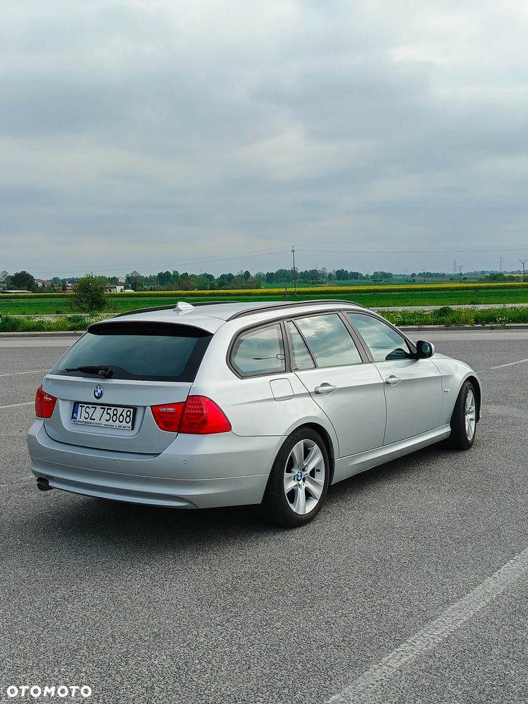 BMW Seria 3 318d - 19