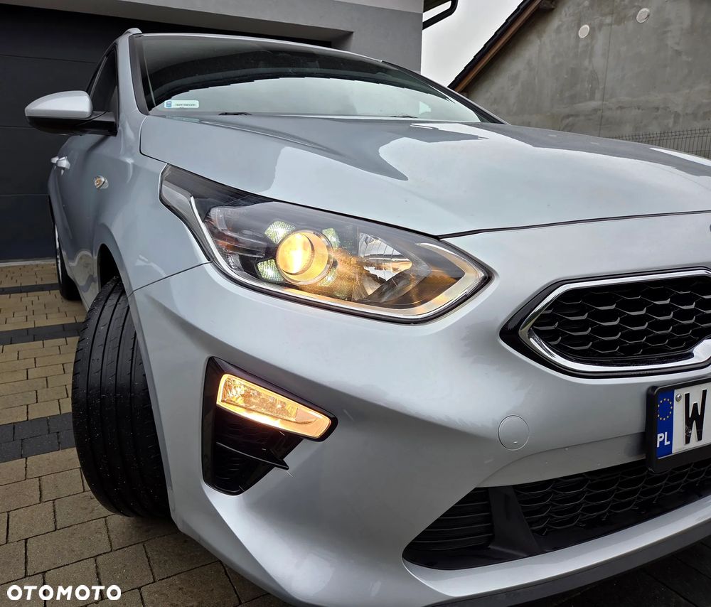 Kia Ceed 1.6 CRDi mHEV M - 6