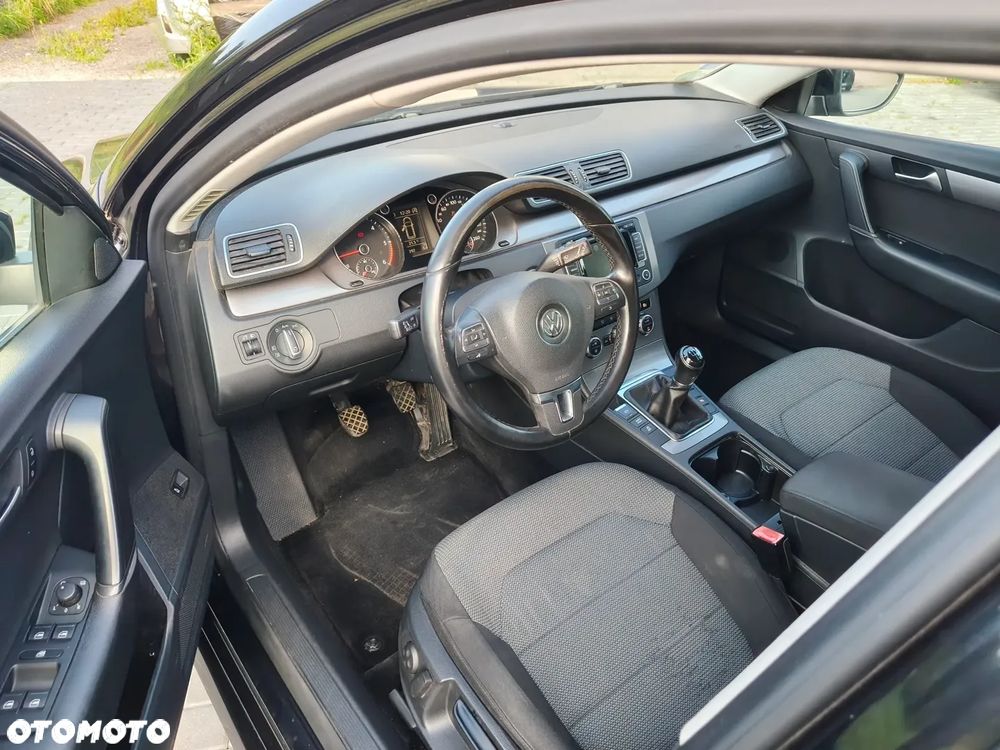Volkswagen Passat 2.0 Blue TDI SCR Comfortline - 19