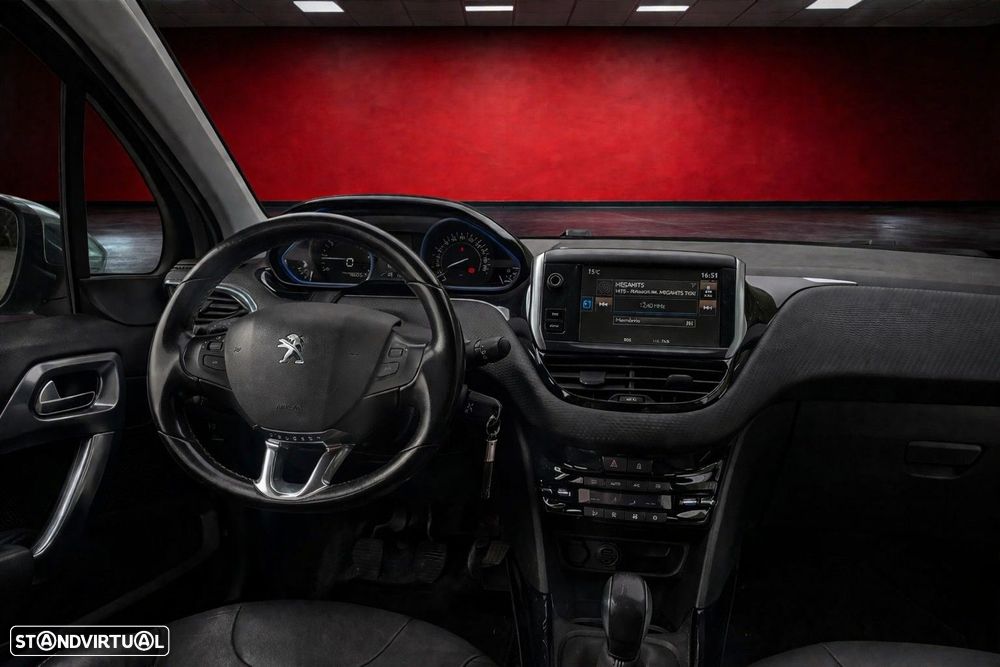 Peugeot 2008 1.2 PureTech Allure - 6