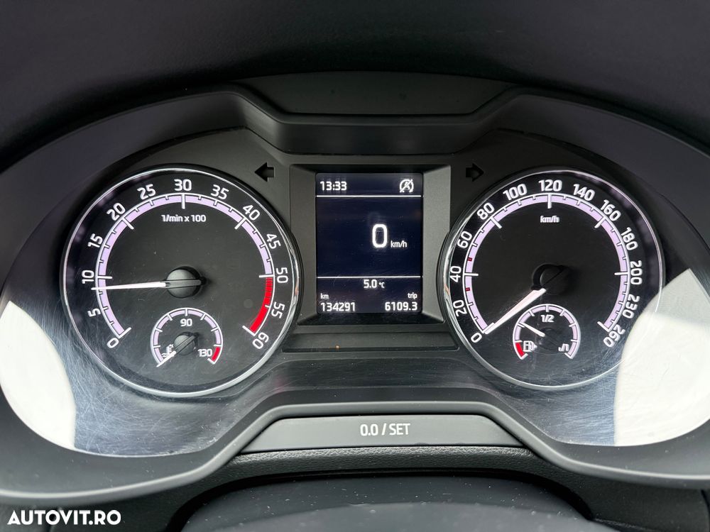 Skoda Octavia Combi Diesel 1.6 TDI Ambition - 4