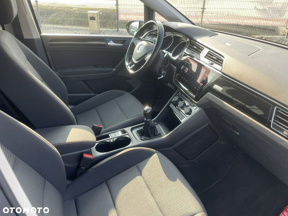 Volkswagen Touran 1.4 TSI (BlueMotion Technology) SOUND - 18