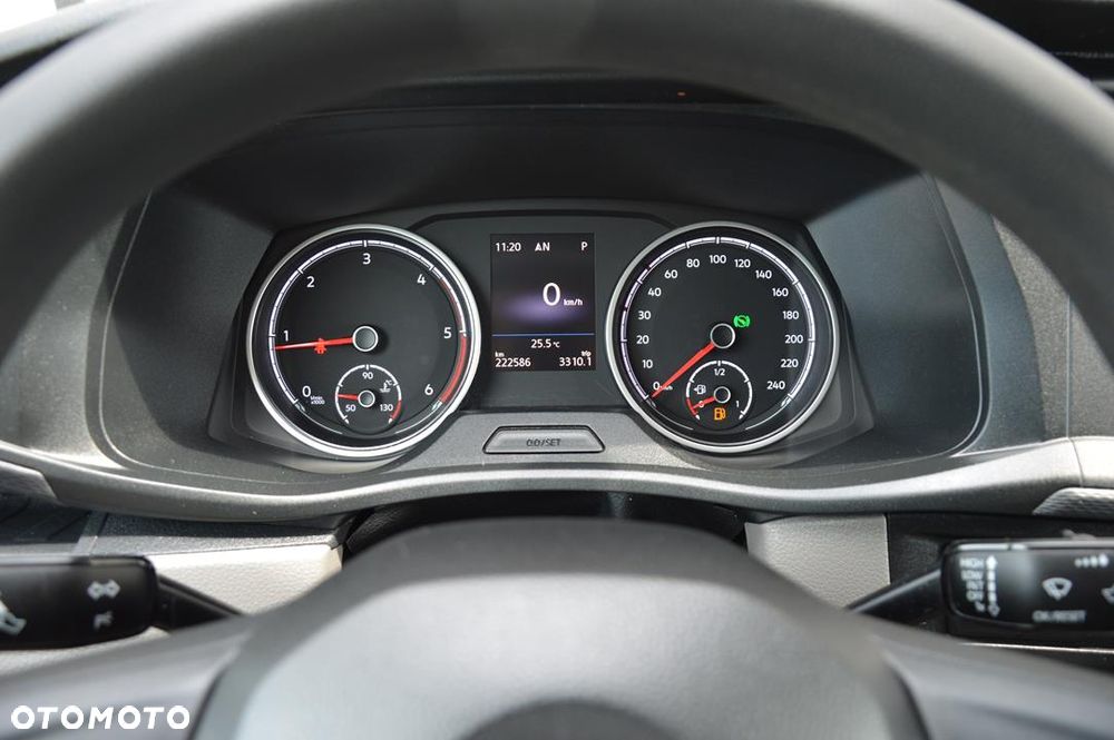 Volkswagen Transporter - 25