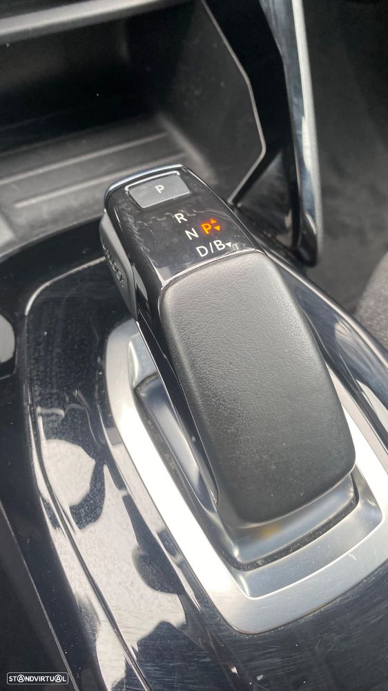 Peugeot e-2008 50 kWh Active Pack - 45