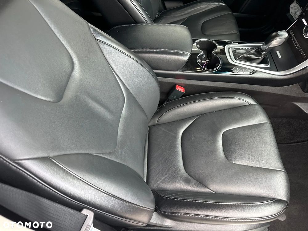 Ford Edge 2.0 TDCi Bi-Turbo 4x4 Titanium - 25