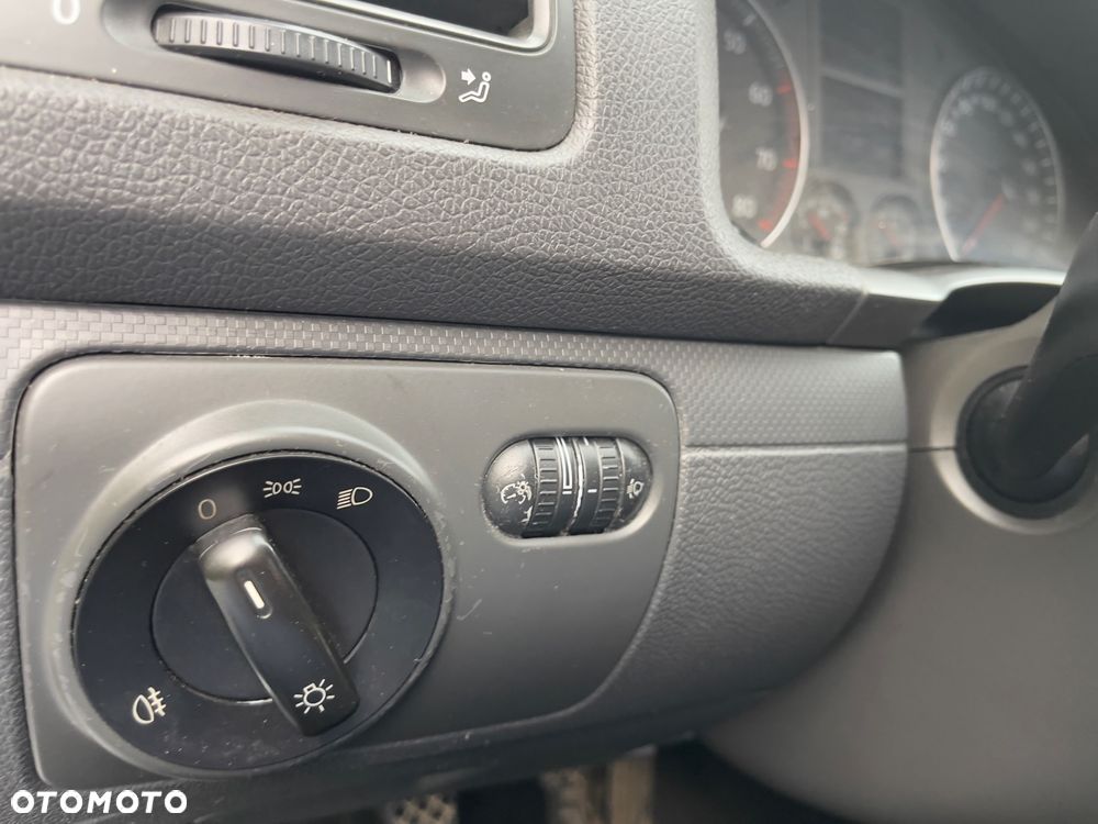 Volkswagen Golf - 19