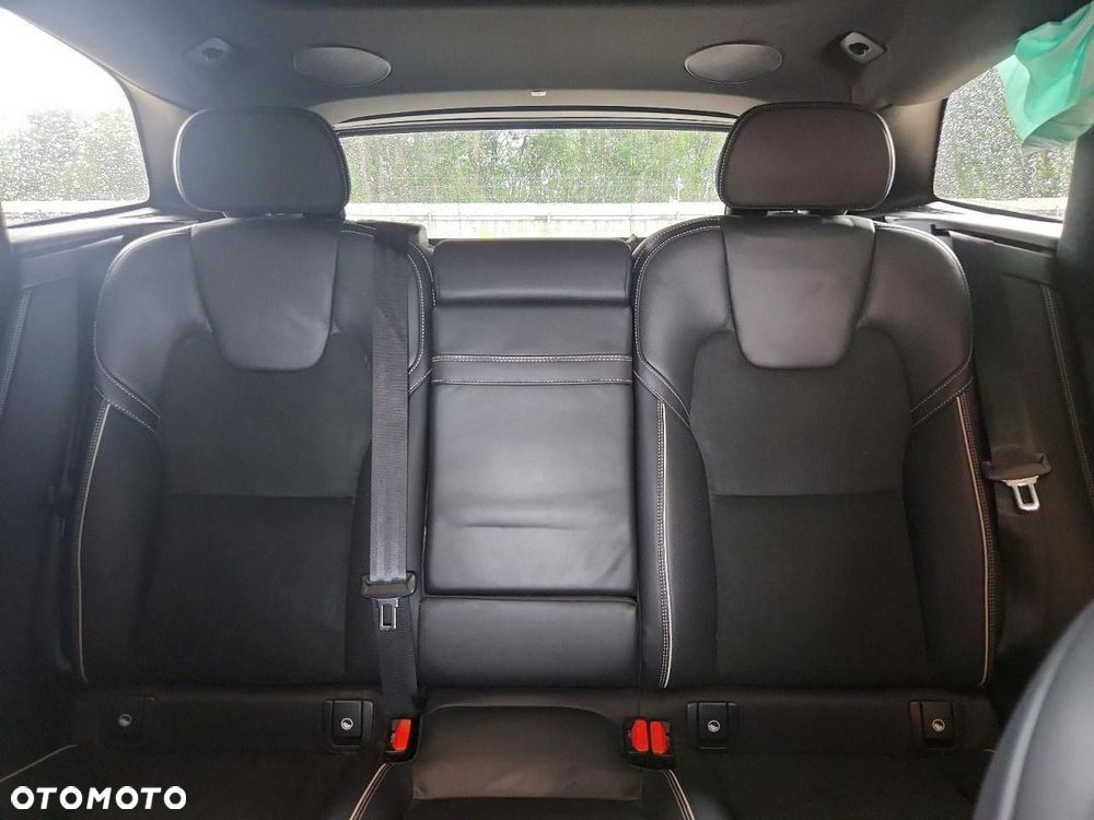 Volvo XC 60 T6 AWD R-Design - 9