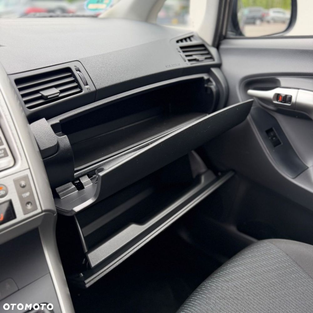 Toyota Verso 1.6 Sprint EU6 - 34