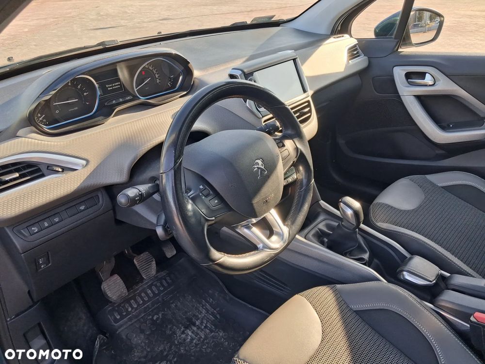 Peugeot 2008 1.2 Pure Tech GPF Active S&S - 16