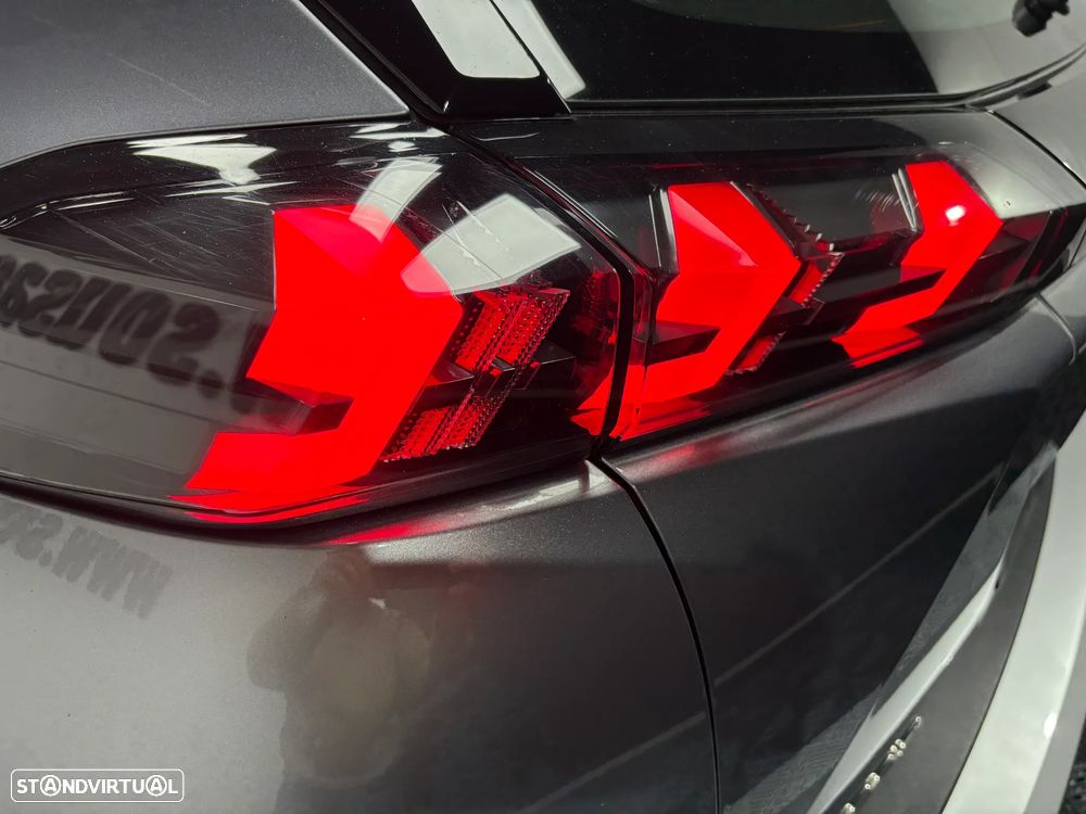 Peugeot 2008 1.2 PureTech Active EAT8 - 14