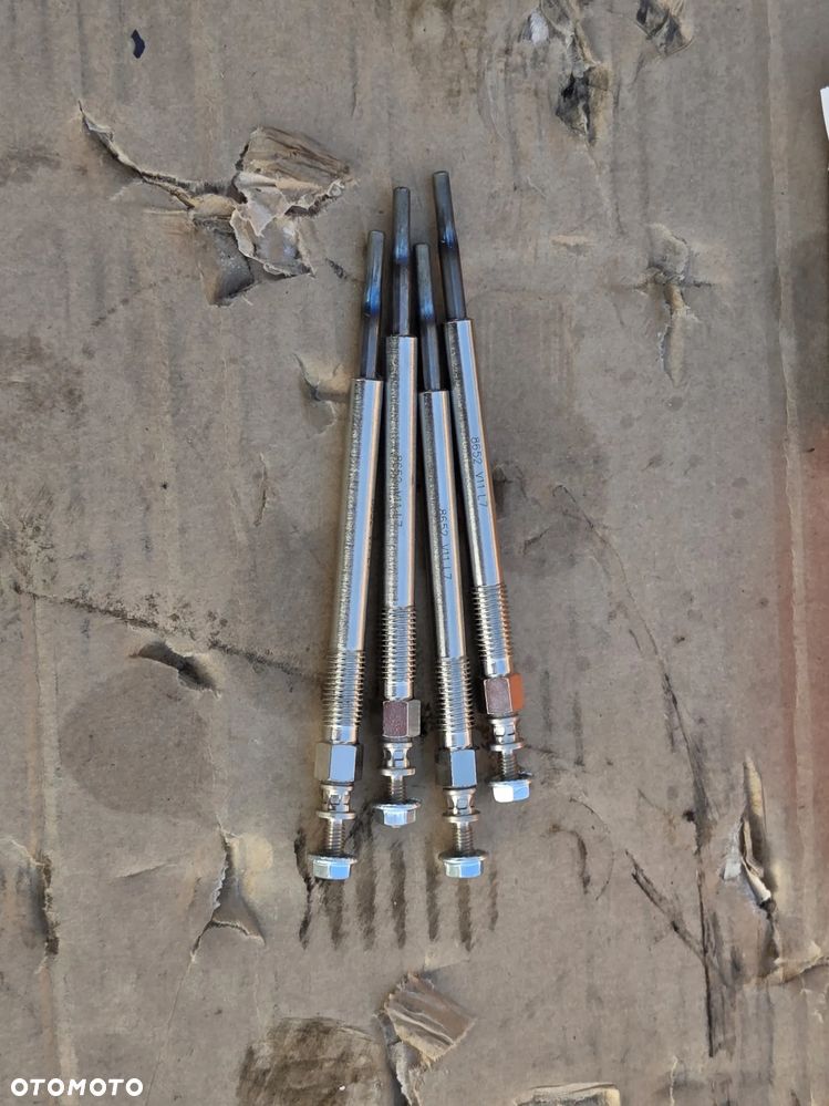 Świeca Świece żarowa Citroen Peugeot Ford 1.4 1.6 HDI TDCi 1616057480 5960E9 - 2