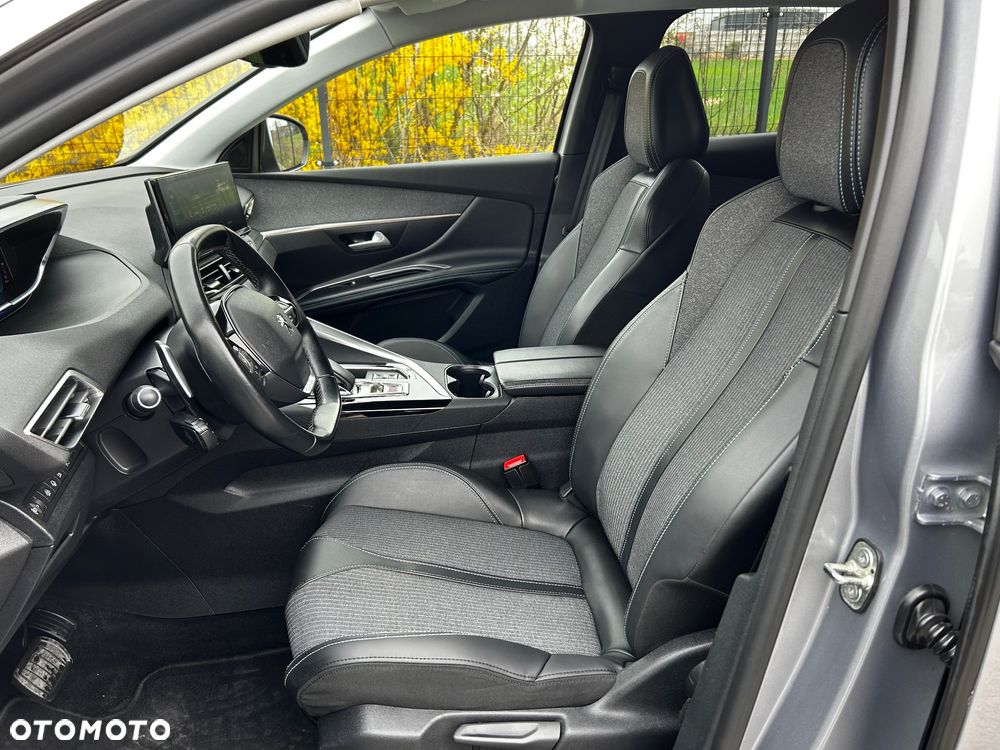 Peugeot 3008 225 e-EAT8 Allure Pack - 32