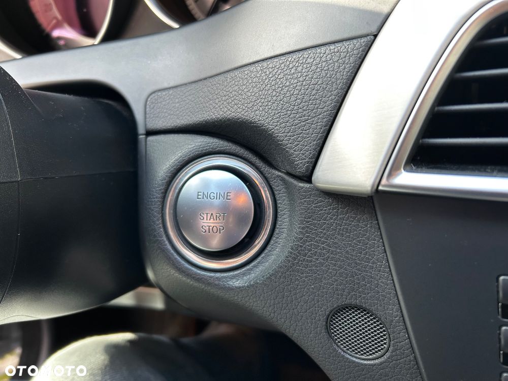 Mercedes-Benz Klasa C 300 T CDI DPF 4Matic (BlueEFFICIENCY) 7G-TRONIC Avantgarde - 22