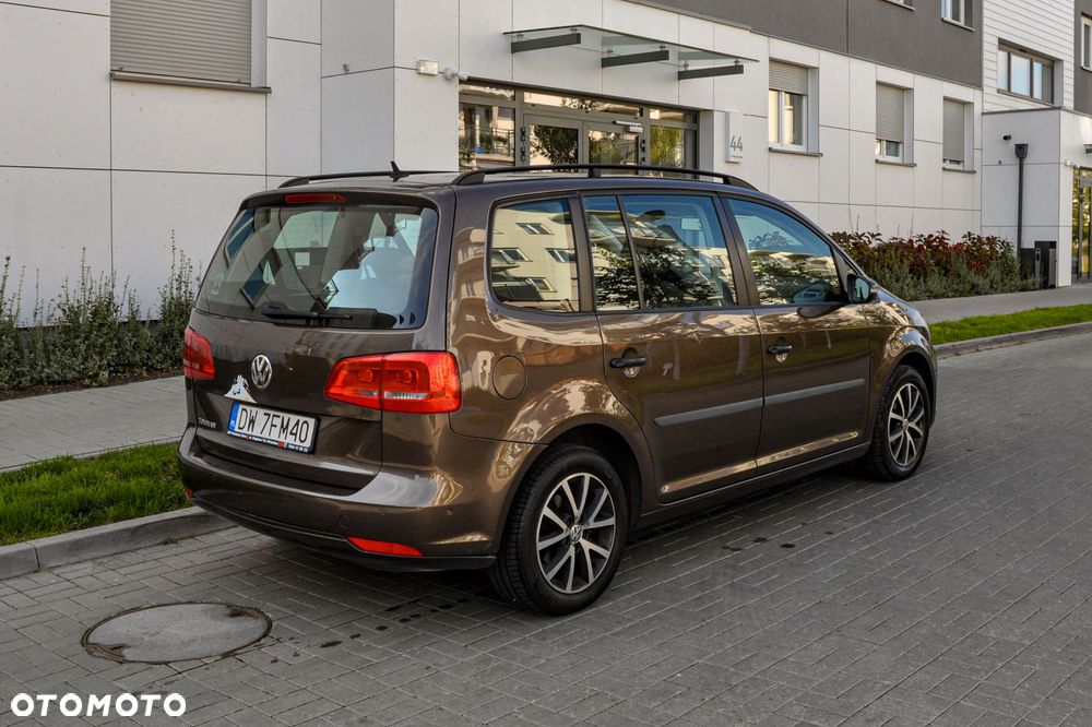 Volkswagen Touran - 4
