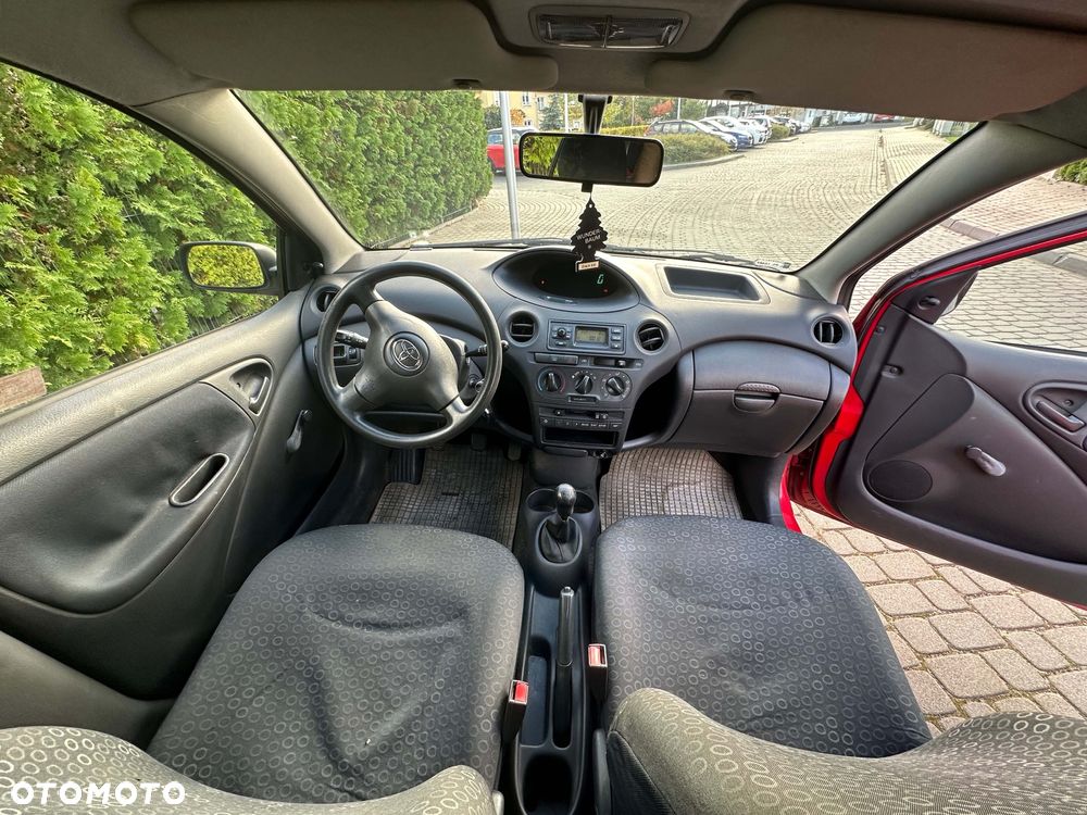 Toyota Yaris 1.0 Base - 9
