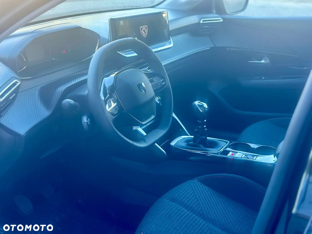 Peugeot 208 1.2 PureTech Business S&S - 12