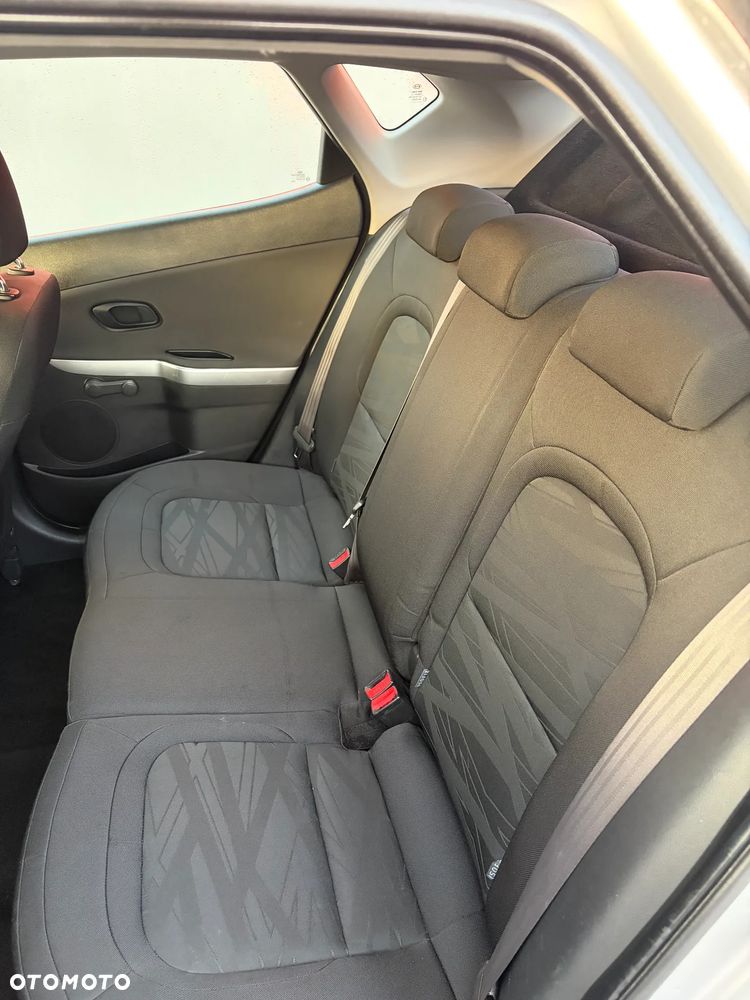 Kia Ceed - 27