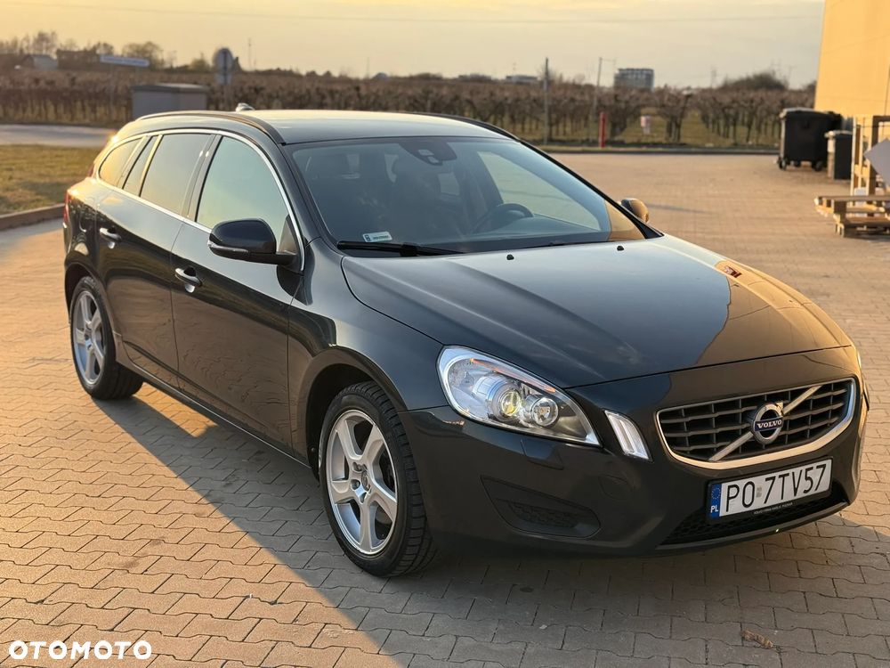 Volvo V60 D3 Geartronic Momentum - 18