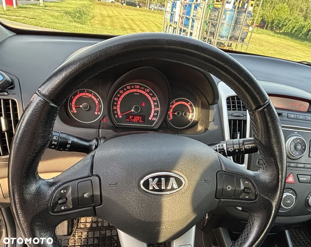 Kia Ceed - 8