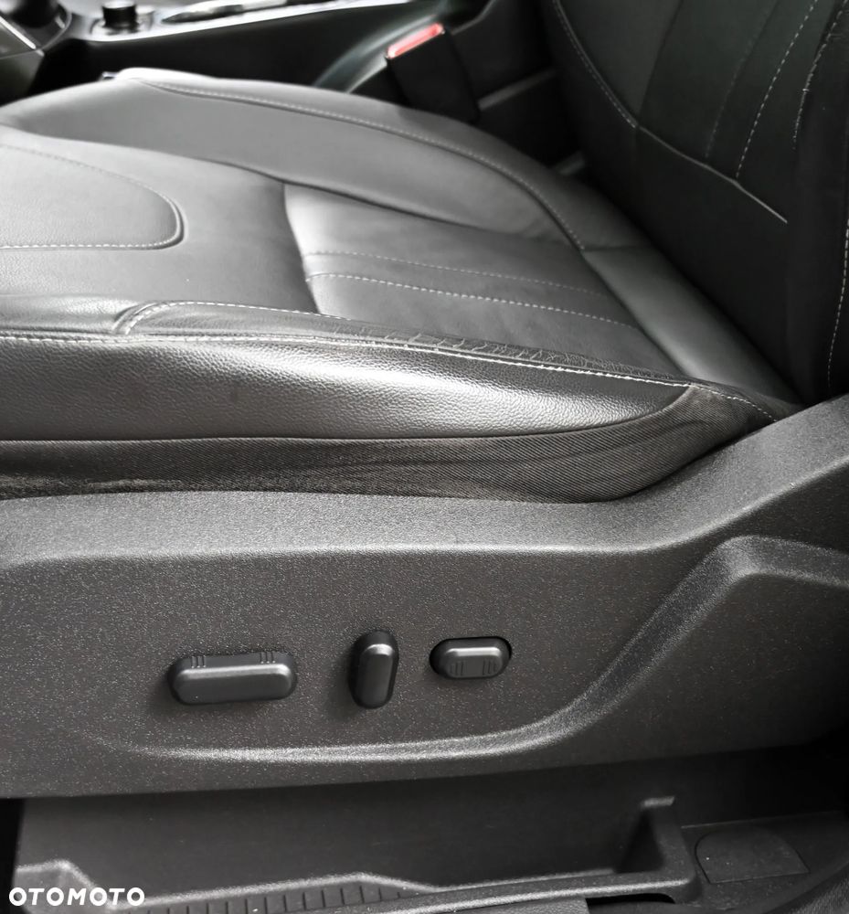 Ford Kuga - 29