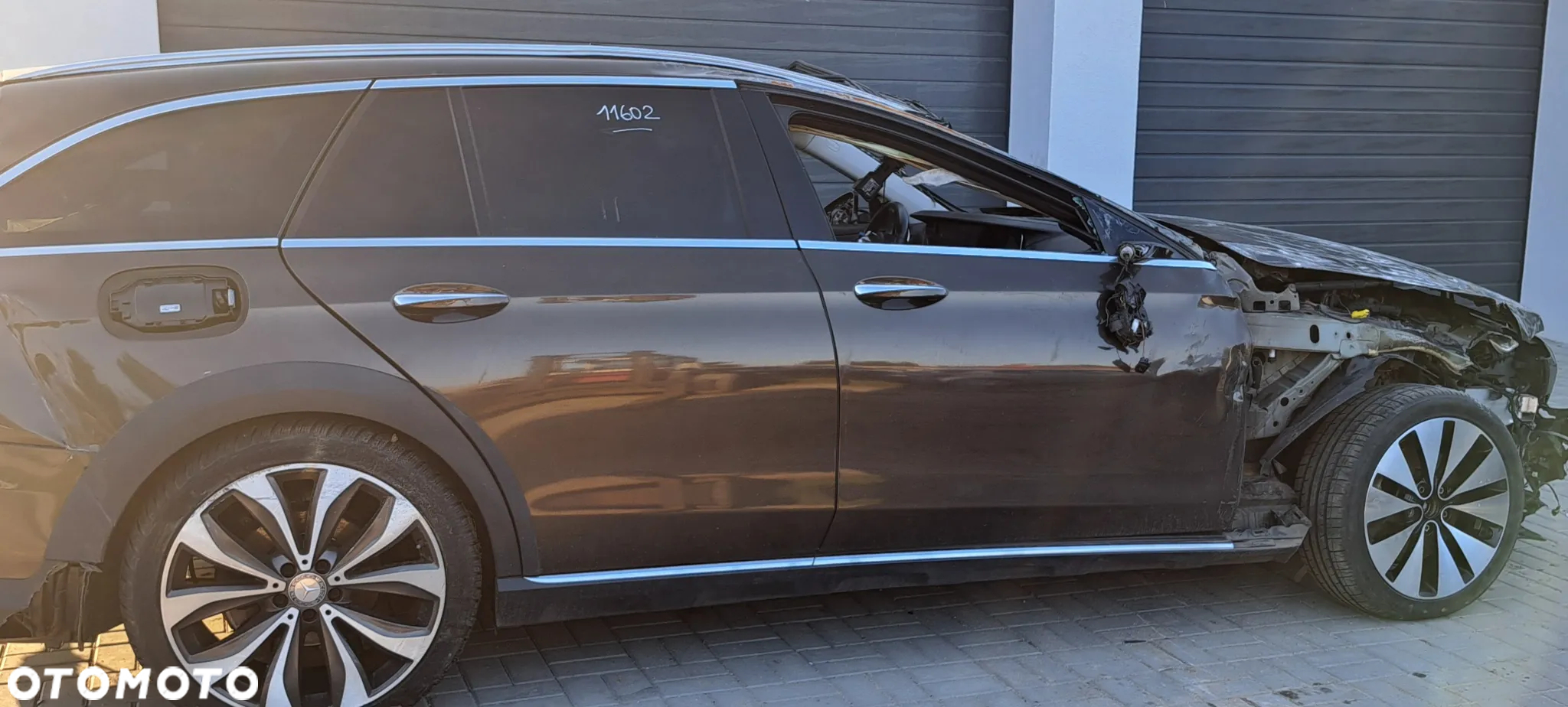 Mercedes-Benz Klasa E 220 d 4Matic T 9G-TRONIC Sportstyle Edition - 4