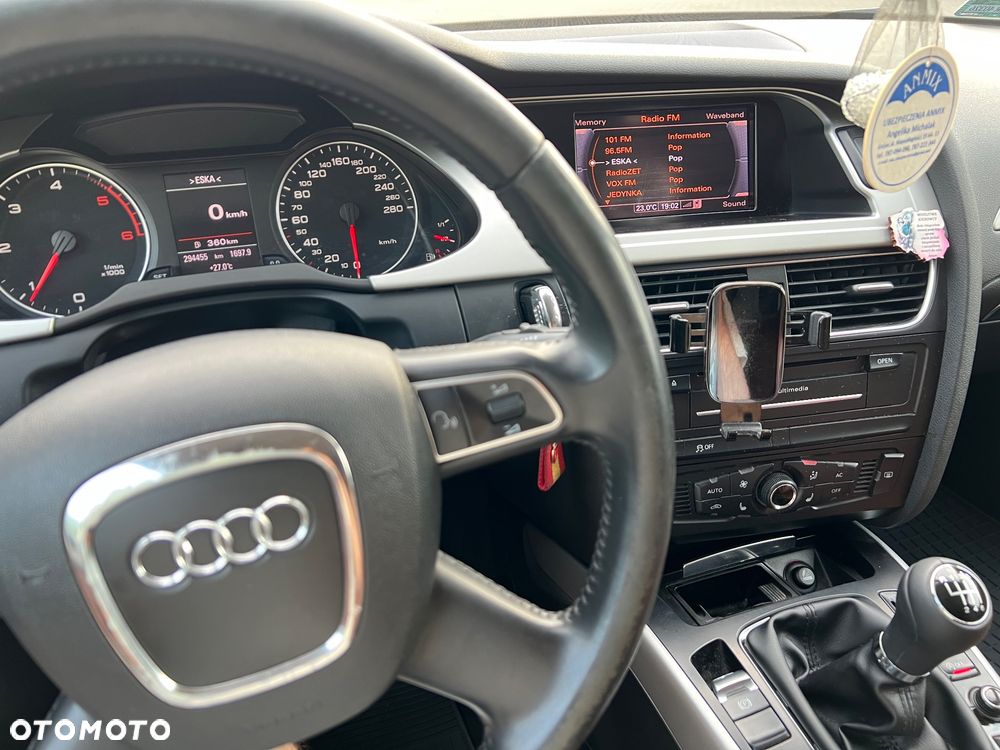 Audi A4 Limousine - 4