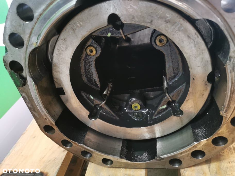 Pochwa mostu tylnego JLG 4017 PS {Spicer} - 3