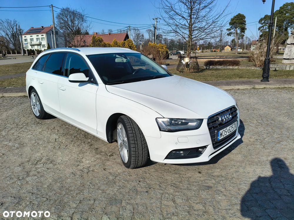 Audi A4 Avant 2.0 TDI DPF quattro S tronic Attraction - 4