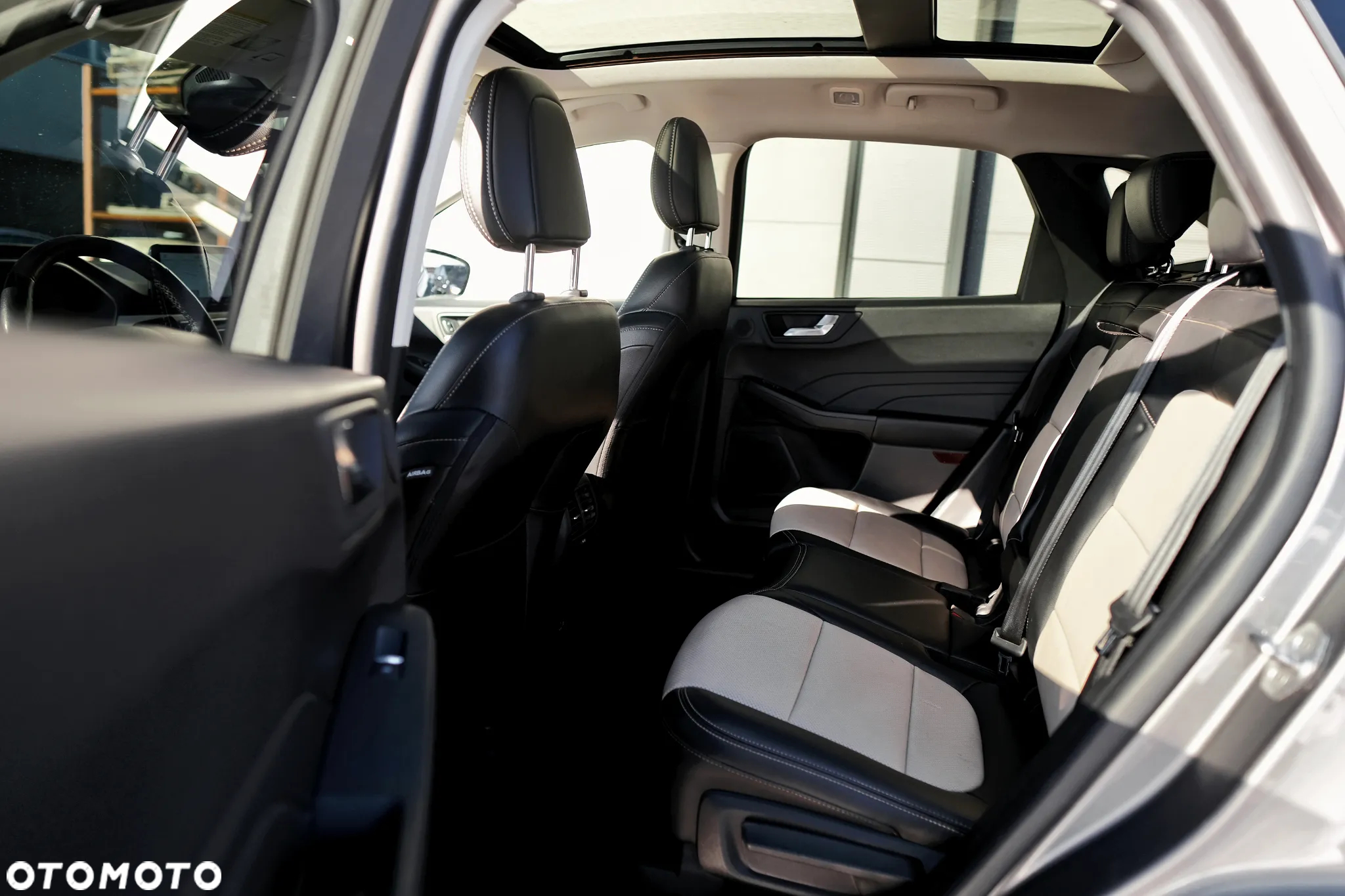 Ford Kuga 2.5 FHEV AWD Titanium - 17