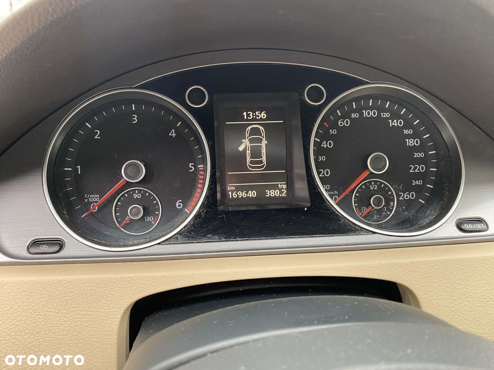 Volkswagen Passat 1.6 TDI Comfortline - 10