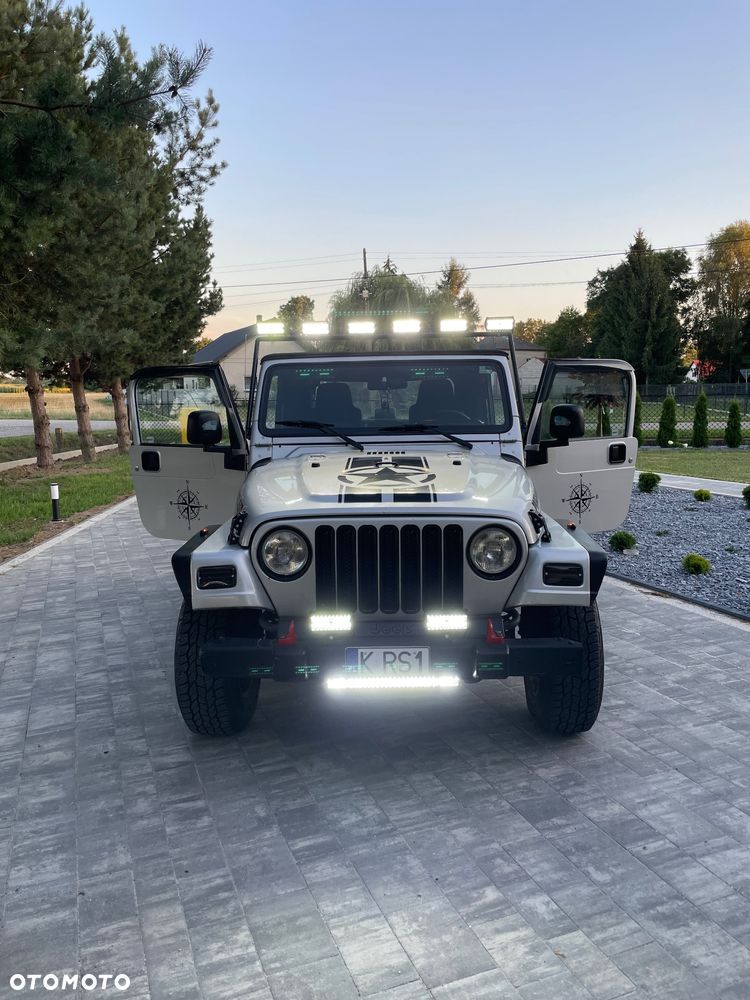 Jeep Wrangler - 7