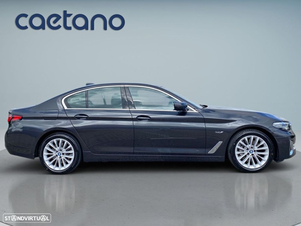 BMW 530 e Line Luxury - 23