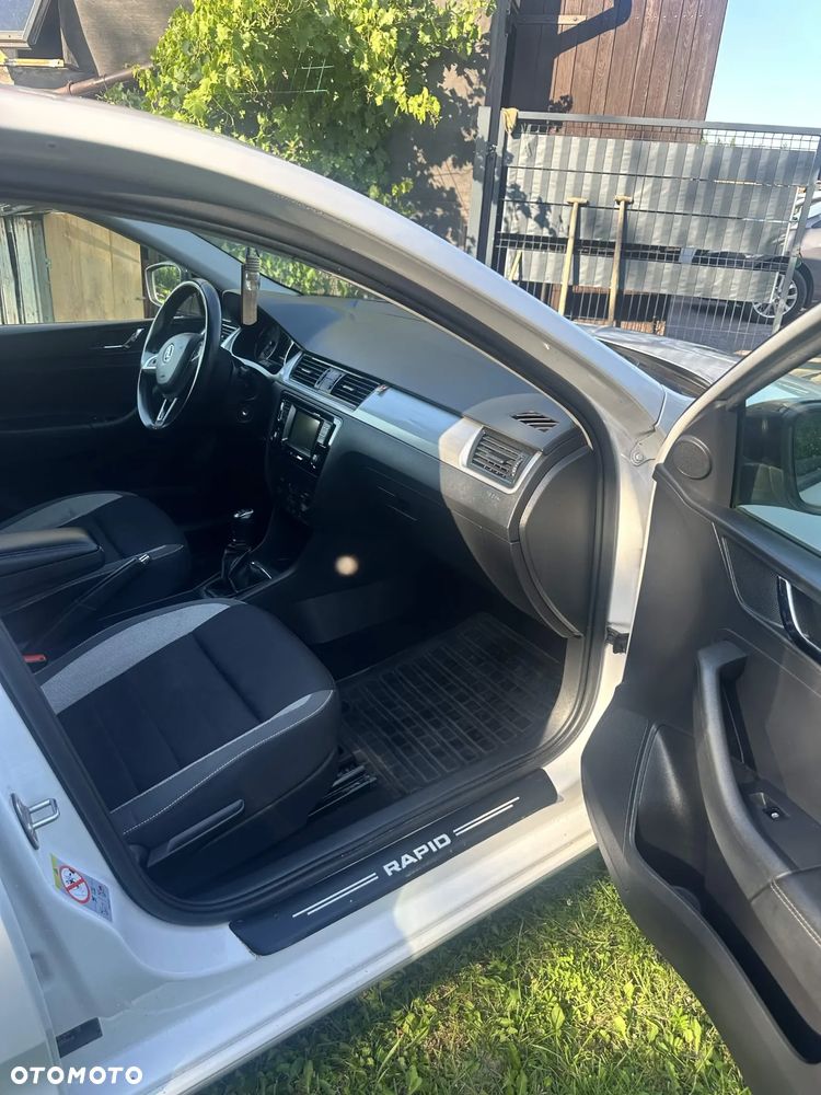 Skoda RAPID 1.2 TSI Ambition - 10