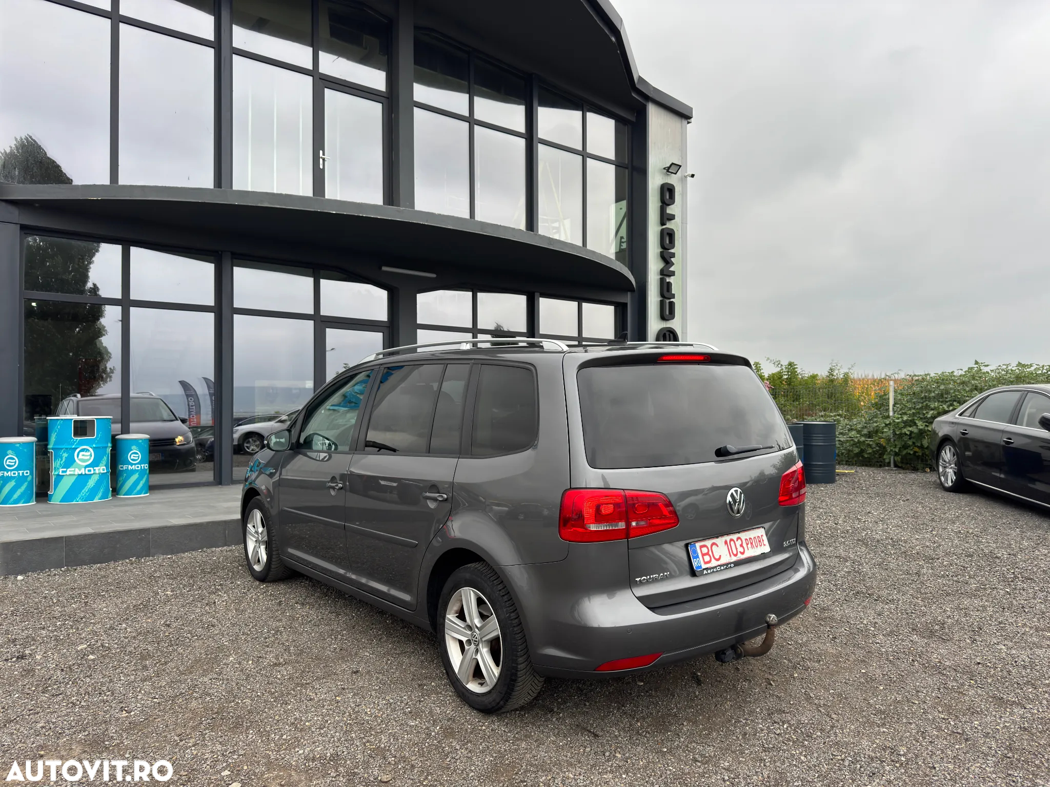 Volkswagen Touran 2.0 TDI DPF BlueMotion Technology MATCH - 10