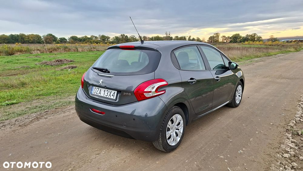 Peugeot 208 - 16