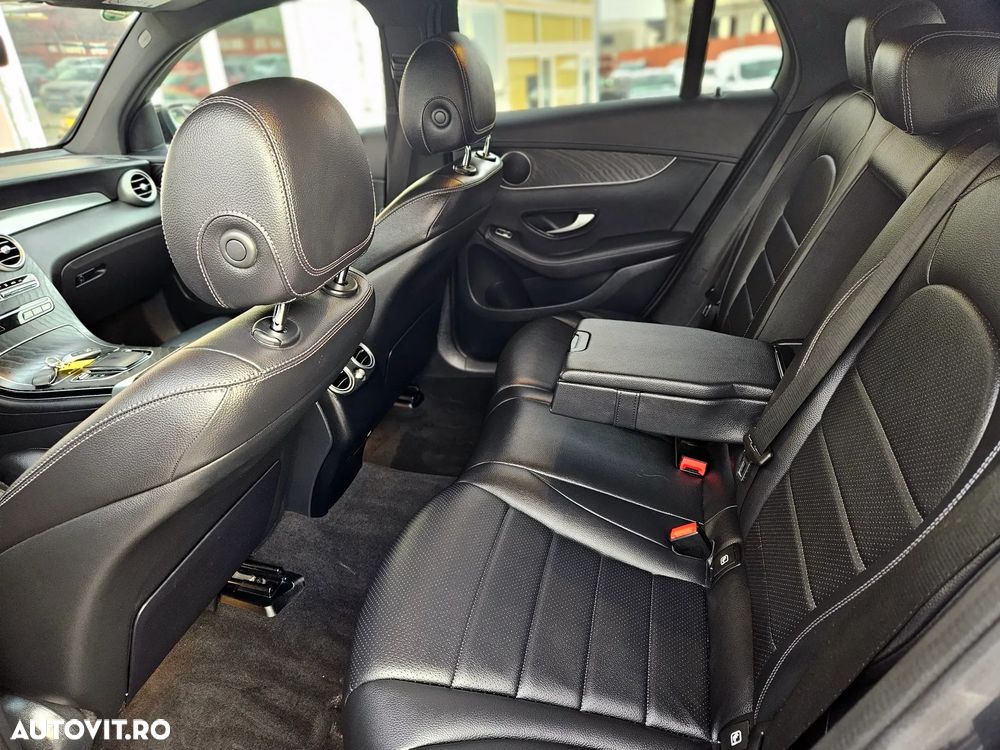 Mercedes-Benz GLC Coupe 300 de 4Matic 9G-TRONIC - 34