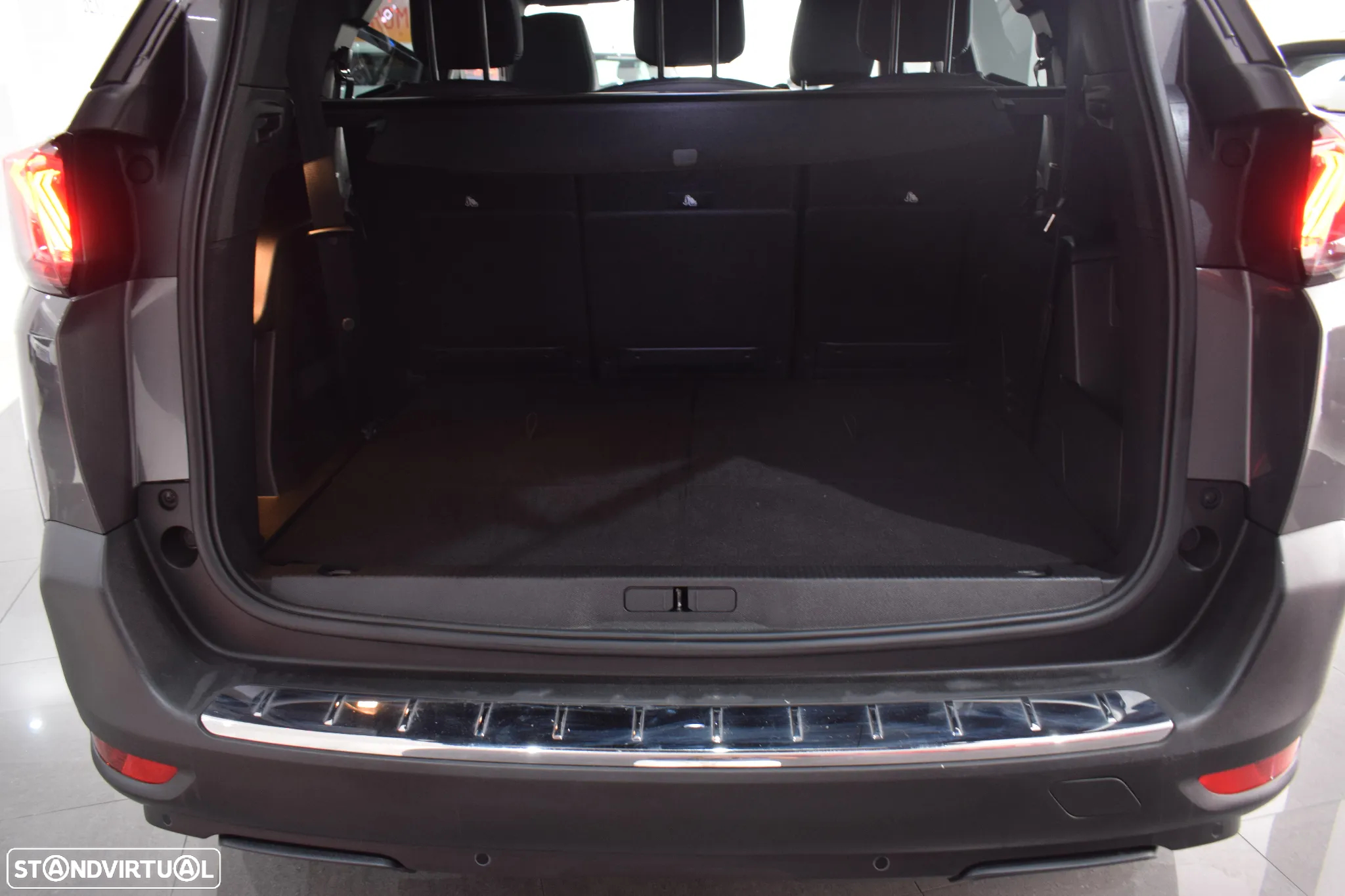 Peugeot 5008 1.2 PureTech Allure EAT8 - 20