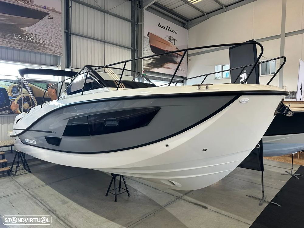 Quicksilver Activ 875 Sundeck - 1
