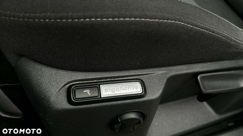 Volkswagen Tiguan - 14