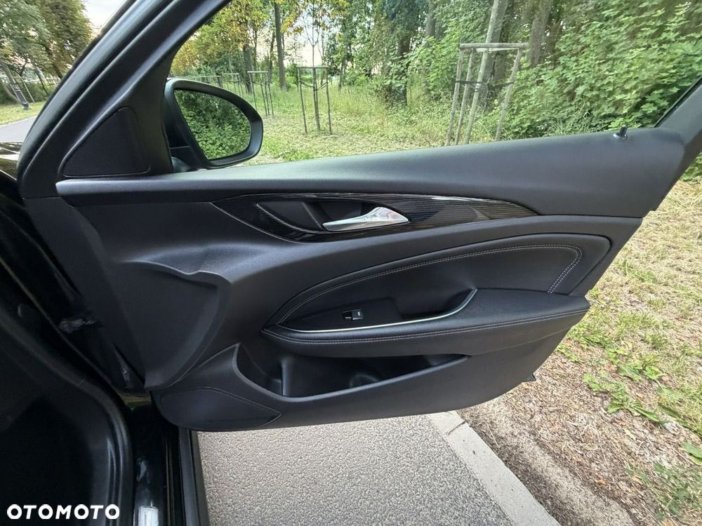 Opel Insignia - 32